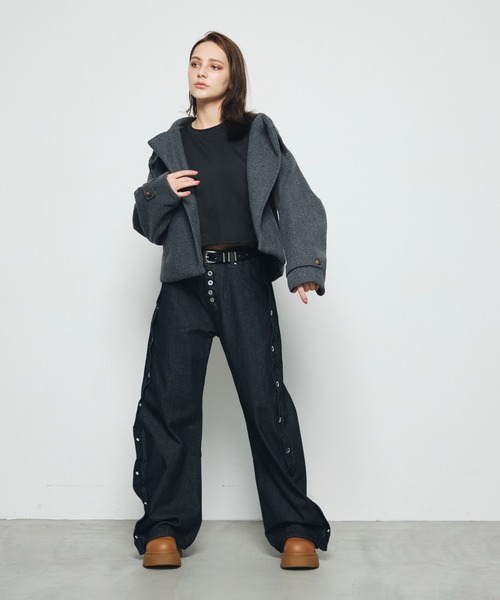 DAZE(デイズ)の「ハトメ切替デザイン ワイド デニムパンツ(デニムパンツ・メンズ・ブラック系・SMALL/MEDIUM/LARGE/X-LARGE)」の2枚目の写真