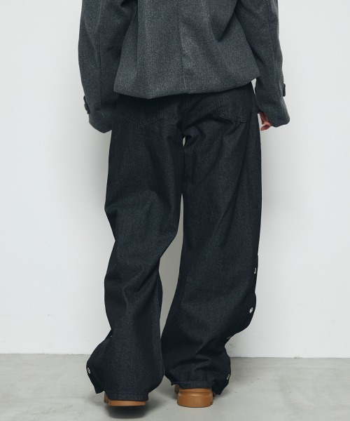 DAZE(デイズ)の「ハトメ切替デザイン ワイド デニムパンツ(デニムパンツ・メンズ・ブラック系・SMALL/MEDIUM/LARGE/X-LARGE)」の17枚目の写真