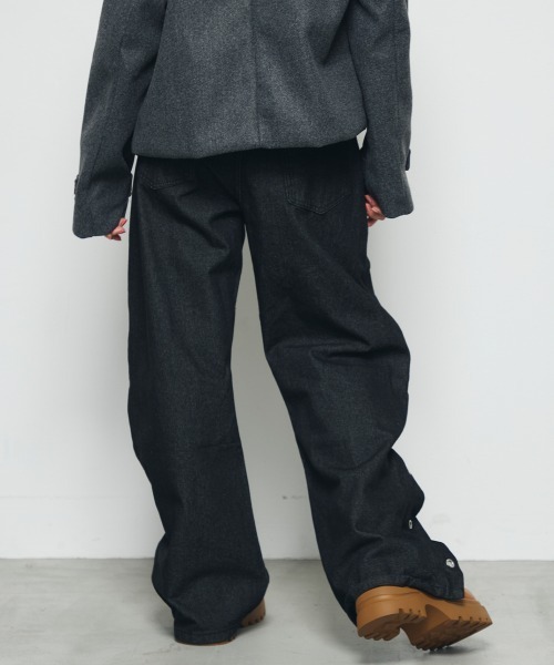 DAZE(デイズ)の「ハトメ切替デザイン ワイド デニムパンツ(デニムパンツ・メンズ・ブラック系・SMALL/MEDIUM/LARGE/X-LARGE)」の19枚目の写真