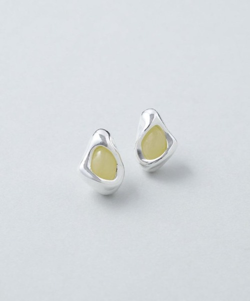 GOLDY(ゴールディ)の「【GOLDY】ニュアンスパーツピアス 1260908(ピアス(両耳用)・レディース・ブラック/グリーン/ブルー/イエロー・FREE)」の4枚目の写真