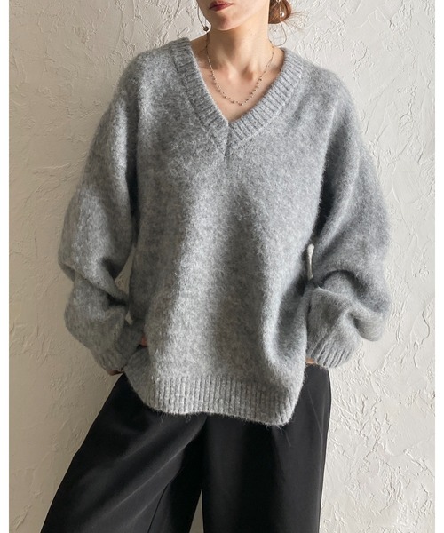 She's Closet(シーズクローゼット)の「ウール混 長袖 Vネック オーバーサイズ モヘアタッチ シャギーニット トップス(ニット/セーター・レディース・ブラウン/ブラック/オフホワイト/グレー・FREE)」の5枚目の写真
