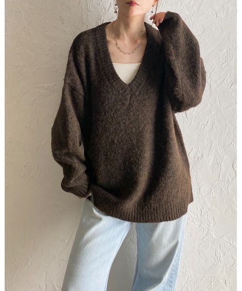She's Closet(シーズクローゼット)の「ウール混 長袖 Vネック オーバーサイズ モヘアタッチ シャギーニット トップス(ニット/セーター・レディース・ブラウン/ブラック/オフホワイト/グレー・FREE)」の8枚目の写真