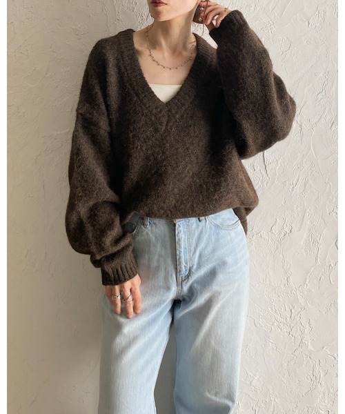 She's Closet(シーズクローゼット)の「ウール混 長袖 Vネック オーバーサイズ モヘアタッチ シャギーニット トップス(ニット/セーター・レディース・ブラウン/ブラック/オフホワイト/グレー・FREE)」の9枚目の写真