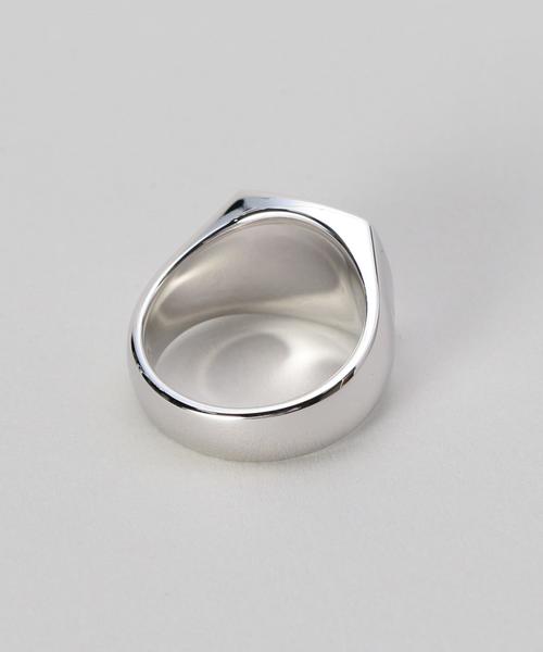 BEAUTY&YOUTH UNITED ARROWS（ビューティーアンドユースユナイテッドアローズ）の「＜TOM WOOD＞SILVER CUSHION SATIN RING/ﾘﾝｸﾞ.（リング・メンズ・シルバー・SMALL/LARGE/MEDIUM）」の2枚目の写真