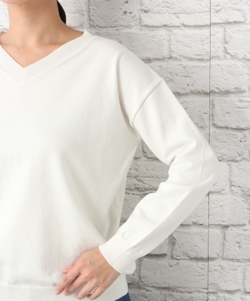 LEPSIM（レプシィム）の「14GナイロンプレーティングVネックプルオーバー　739013（ニット/セーター・レディース・イエロー/ダークネイビー/ピンク/オフホワイト/トップグレー・FREE）」の9枚目の写真