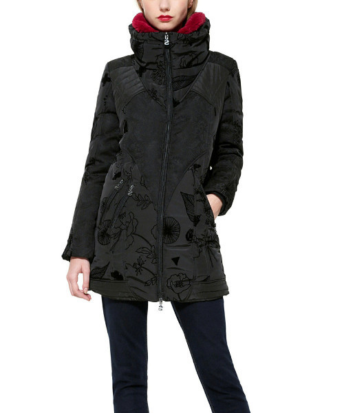 【新品未使用】Desigual デジグアル フード付きダウンコート　黒　ブラック Desigual（デシグアル）の「「Desigual/デシグアル」コート（ダウン