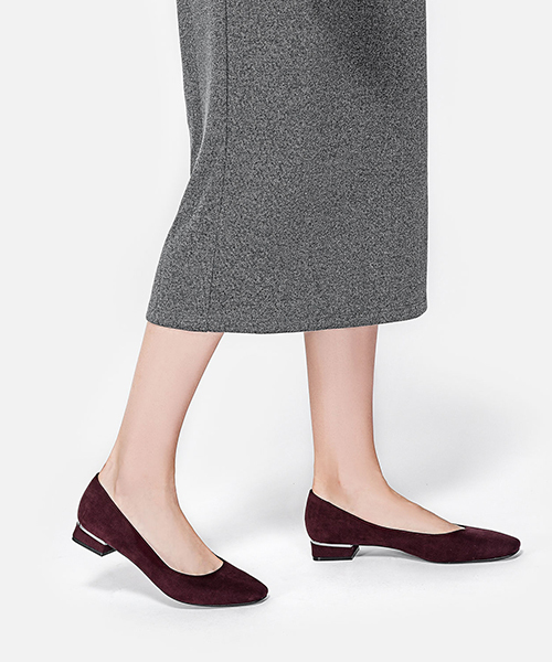 CHARLES & KEITH（チャールズ & キース）の「フォックススエードパンプス / FAUX SUEDE PUMPS（パンプス・レディース・バーガンディー/ブラック/ブラウン系その他/グレー・23.5cm/23cm/22.5cm/25cm/24.5cm）」の5枚目の写真