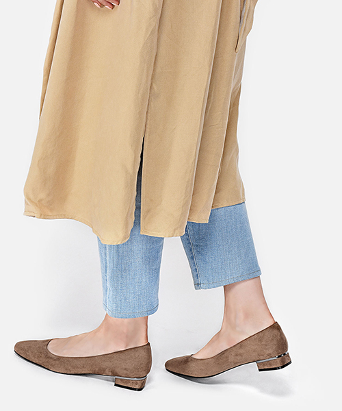 CHARLES & KEITH（チャールズ & キース）の「フォックススエードパンプス / FAUX SUEDE PUMPS（パンプス・レディース・バーガンディー/ブラック/ブラウン系その他/グレー・23.5cm/23cm/22.5cm/25cm/24.5cm）」の6枚目の写真