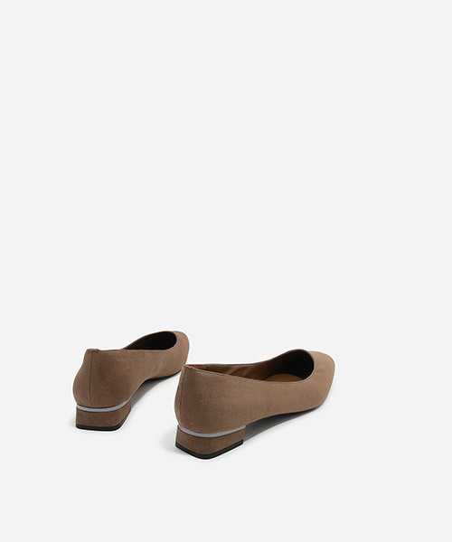 CHARLES & KEITH（チャールズ & キース）の「フォックススエードパンプス / FAUX SUEDE PUMPS（パンプス・レディース・バーガンディー/ブラック/ブラウン系その他/グレー・23.5cm/23cm/22.5cm/25cm/24.5cm）」の9枚目の写真