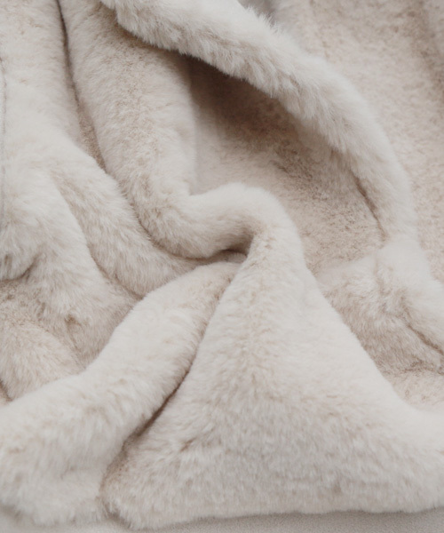 REAL CUBE（リアルキューブ）の「雑誌掲載・フード付きフェイクムートン2WAYコート（その他アウター・レディース・ネイビー/モカ/ライトベージュ・36/38/40）」の13枚目の写真