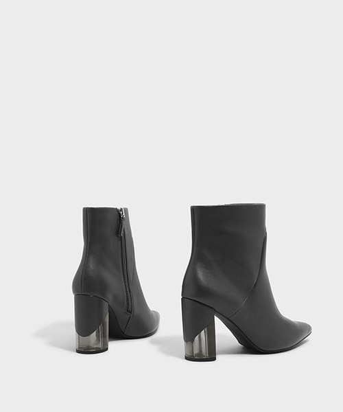 CHARLES & KEITH(チャールズ & キース)の「ルサイトヒールカーフブーツ/LUCITE HEEL CALF BOOTS(ブーツ・レディース・グレー/ブラック・23cm/23.5cm/24.5cm)」の3枚目の写真