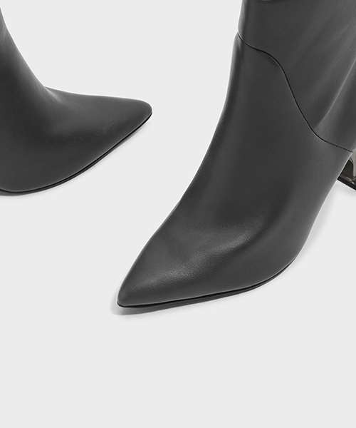 CHARLES & KEITH(チャールズ & キース)の「ルサイトヒールカーフブーツ/LUCITE HEEL CALF BOOTS(ブーツ・レディース・グレー/ブラック・23cm/23.5cm/24.5cm)」の8枚目の写真