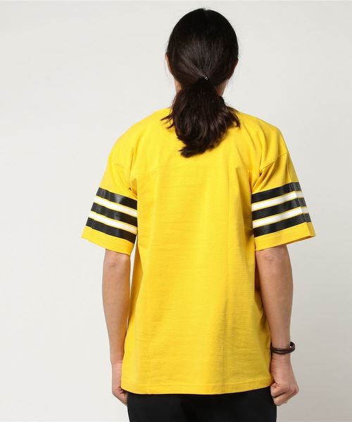 Champion(チャンピオン)の「【Champion/チャンピオン】メンズ アクションスタイル フットボールTシャツ(Tシャツ/カットソー・メンズ・イエロー/ブラック/ホワイト/ネイビー・MEDIUM/LARGE/X-LARGE/SMALL)」の6枚目の写真