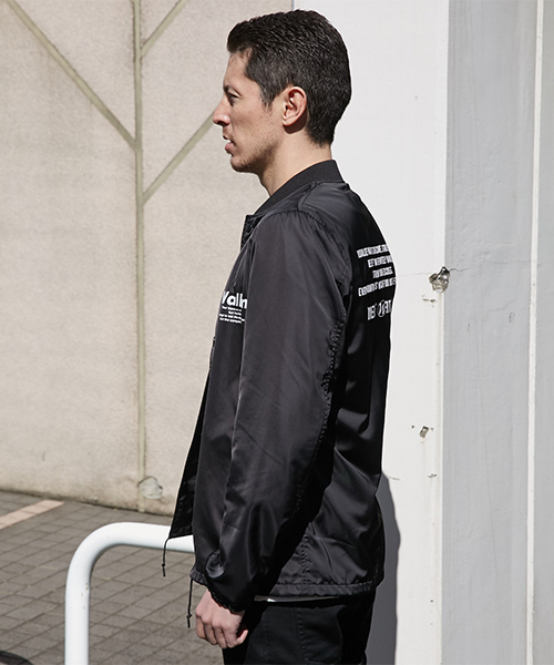 AZUL by moussy（アズールバイマウジー）の「バックプリント衿リブコーチジャケット（その他アウター・メンズ・ブラック/ネイビー・LARGE/MEDIUM/SMALL）」の18枚目の写真