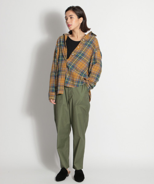 niko and...（ニコアンド）の「バックサテンベイカーパンツ（その他パンツ・レディース・ブラック/ベージュ/カーキ・LARGE/MEDIUM）」の8枚目の写真