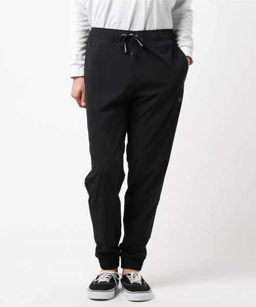 CALVIN KLEIN PERFORMANCE（カルバンクラインパフォーマンス）の「カバー ウーブン スウェット パンツ（スウェットパンツ・メンズ・ブラック/グレー系その他・M/S/L）」の2枚目の写真