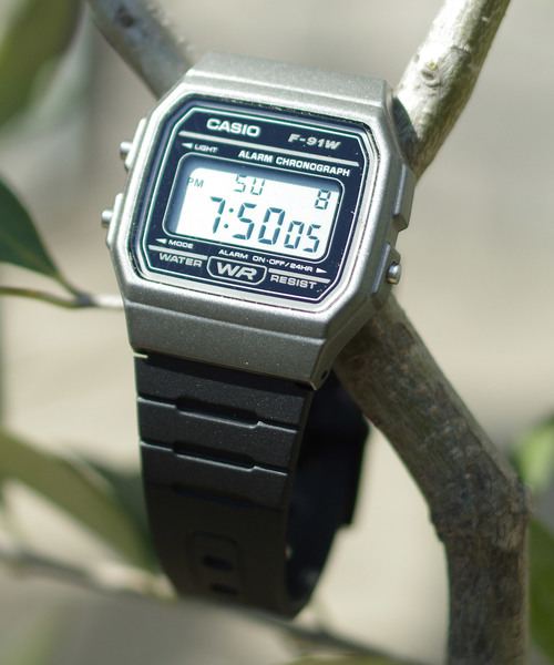 CASIO（カシオ）の「CASIO F-91WM : カシオ ベーシック デジタル チープカシオ（デジタル腕時計・レディース・ブラック/オリーブ/シルバー/ブルー/ゴールド・FREE）」の14枚目の写真
