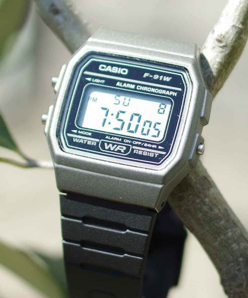 CASIO（カシオ）の「CASIO F-91WM : カシオ ベーシック デジタル チープカシオ（デジタル腕時計・レディース・ブラック/オリーブ/シルバー/ブルー/ゴールド・FREE）」の15枚目の写真