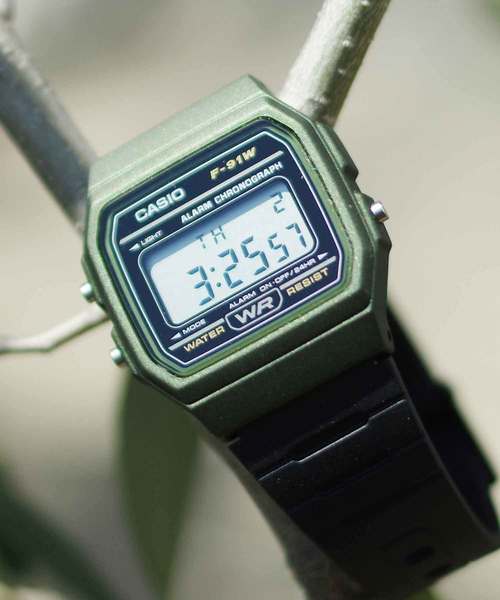 CASIO（カシオ）の「CASIO F-91WM : カシオ ベーシック デジタル チープカシオ（デジタル腕時計・レディース・ブラック/オリーブ/シルバー/ブルー/ゴールド・FREE）」の16枚目の写真