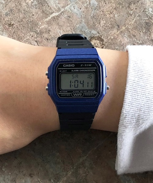 CASIO（カシオ）の「CASIO F-91WM : カシオ ベーシック デジタル チープカシオ（デジタル腕時計・レディース・ブラック/オリーブ/シルバー/ブルー/ゴールド・FREE）」の9枚目の写真