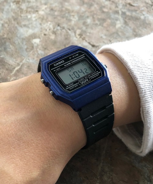 CASIO（カシオ）の「CASIO F-91WM : カシオ ベーシック デジタル チープカシオ（デジタル腕時計・レディース・ブラック/オリーブ/シルバー/ブルー/ゴールド・FREE）」の11枚目の写真