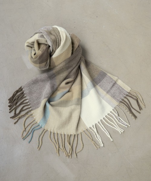 LOWRYS FARM(ローリーズファーム)の「チェックストール 851192(ストール/ショール・レディース・アイボリー/グレー/ベージュ/ネイビー/ブラウン/ベージュ系その他/ライトグレー/ブラウン系その他/ベージュ系その他3/オレンジ/ブラック・FREE)」の10枚目の写真
