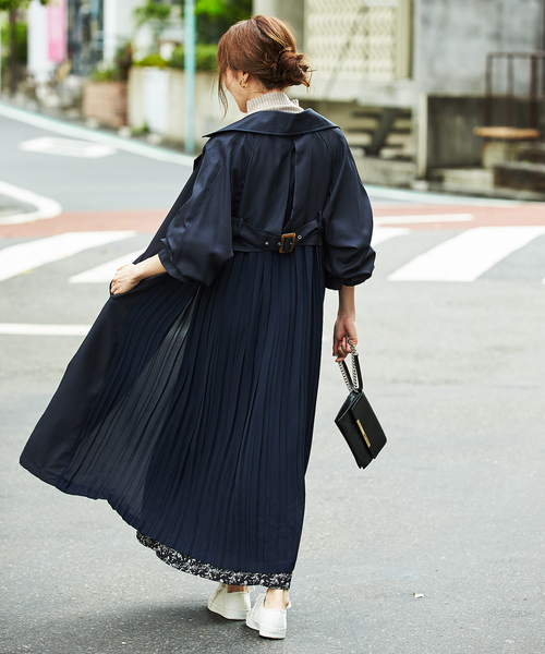GeeRA(ジーラ)の「バックプリーツロングトレンチコート(トレンチコート・レディース・ベージュ/ネイビー・MEDIUM/LARGE/X-LARGE)」の1枚目の写真