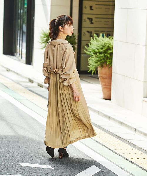 GeeRA(ジーラ)の「バックプリーツロングトレンチコート(トレンチコート・レディース・ベージュ/ネイビー・MEDIUM/LARGE/X-LARGE)」の10枚目の写真