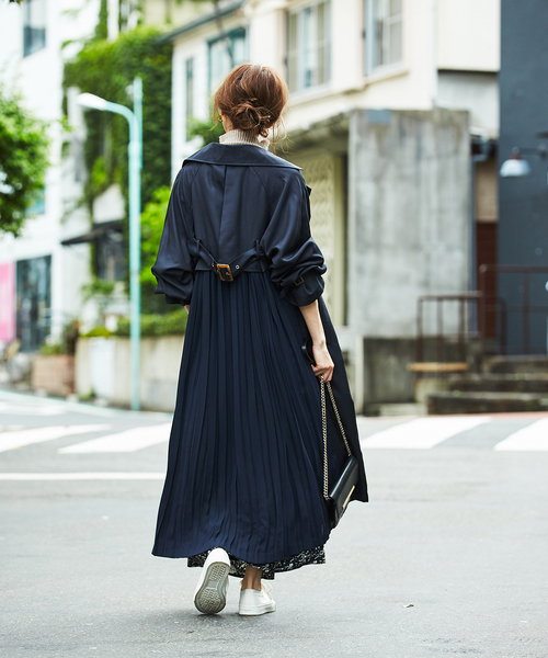 GeeRA(ジーラ)の「バックプリーツロングトレンチコート(トレンチコート・レディース・ベージュ/ネイビー・MEDIUM/LARGE/X-LARGE)」の12枚目の写真