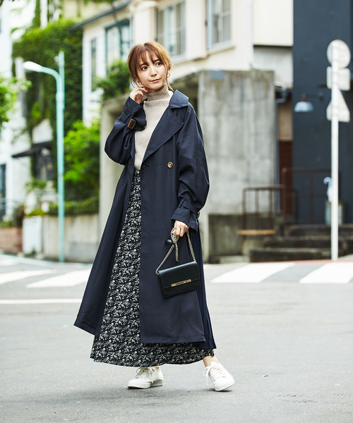 GeeRA(ジーラ)の「バックプリーツロングトレンチコート(トレンチコート・レディース・ベージュ/ネイビー・MEDIUM/LARGE/X-LARGE)」の9枚目の写真