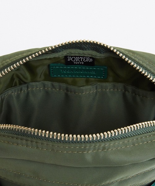 TOGA PULLA（トーガ　プルラ）の「【TOGA PULLA(トーガプルラ)】TOGA×PORTER　ベルトバッグ（ショルダーバッグ・レディース・カーキ/ブラック・FREE）」の13枚目の写真