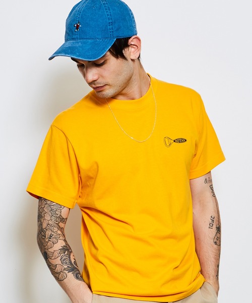 ROTAR(ローター)の「Bottle opener 1p Tee(Tシャツ/カットソー・メンズ・イエロー系その他/スミクロ/オフホワイト・MEDIUM/SMALL/X-LARGE/LARGE)」の1枚目の写真