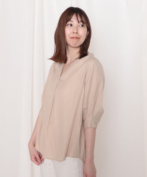 Cheek（チーク）の「タック入りブラウス（シャツ/ブラウス・レディース・オフホワイト/ベージュ/モスグリーン・MEDIUM）」の9枚目の写真