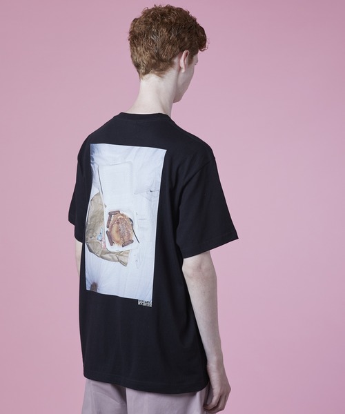 EIGHTAM(エイタム)の「Feel lonely tee(Tシャツ/カットソー・レディース・ホワイト/ブラック・SMALL/MEDIUM/LARGE)」の3枚目の写真