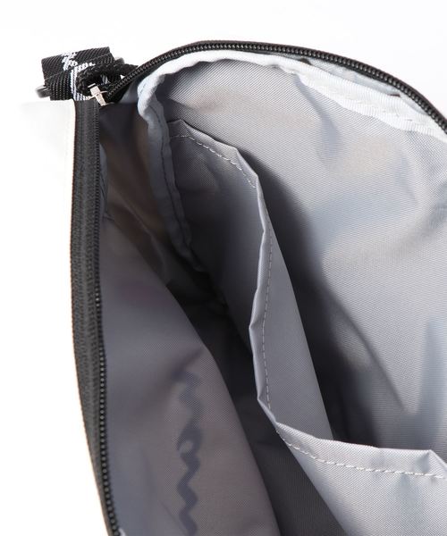 Champion（チャンピオン）の「【Champion】スクエアショルダーバッグ（ショルダーバッグ・メンズ・ブラック/ホワイト/ベージュ・ONE SIZE）」の7枚目の写真