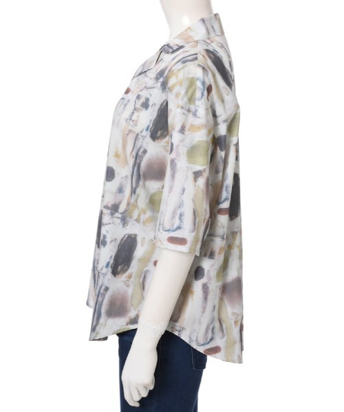 fifth（フィフス）の「水彩プリント開襟ハーフスリーブシャツ（シャツ/ブラウス・レディース・ベージュ・MEDIUM）」の2枚目の写真