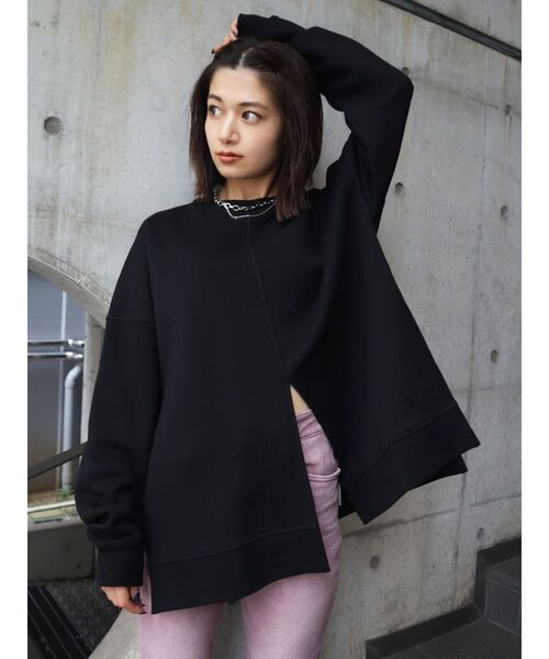 EMODA（エモダ）の「ロングスリットトップ（スウェット・レディース・ホワイト/ブラック/カーキ・FREE）」の4枚目の写真