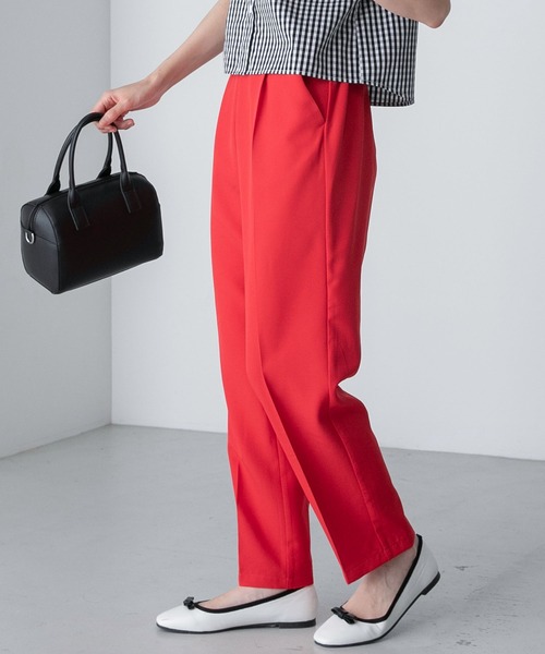 BONLECILL（ボンルシール）の「センタープレス タック入りテーパード スラックスパンツ（スラックス・レディース・ブラック/ベージュ/ブルー/イエロー/グリーン/ネイビー/オレンジ/ブルーグレー/モスグリーン/レッド/ダークブラウン/パープル/マスタード/グレイッシュベージュ/ブラウン・M/L）」の14枚目の写真