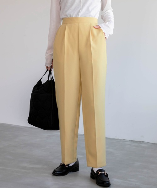 BONLECILL（ボンルシール）の「センタープレス タック入りテーパード スラックスパンツ（スラックス・レディース・ブラック/ベージュ/ブルー/イエロー/グリーン/ネイビー/オレンジ/ブルーグレー/モスグリーン/レッド/ダークブラウン/パープル/マスタード/グレイッシュベージュ/ブラウン・M/L）」の12枚目の写真