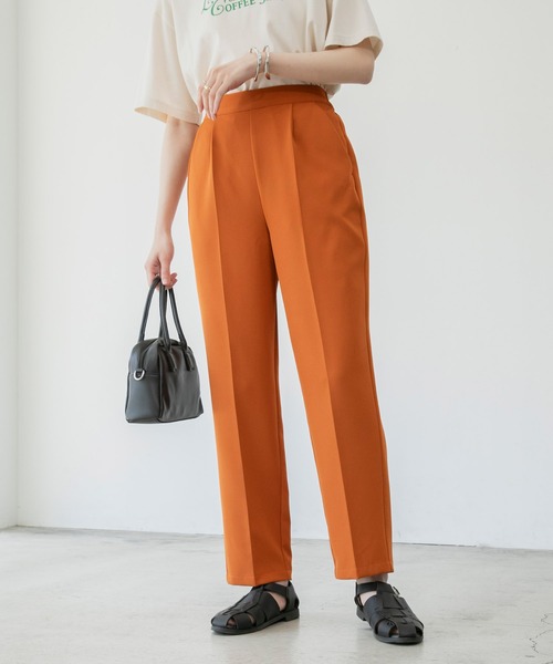 BONLECILL（ボンルシール）の「センタープレス タック入りテーパード スラックスパンツ（スラックス・レディース・ブラック/ベージュ/ブルー/イエロー/グリーン/ネイビー/オレンジ/ブルーグレー/モスグリーン/レッド/ダークブラウン/パープル/マスタード/グレイッシュベージュ/ブラウン・M/L）」の15枚目の写真