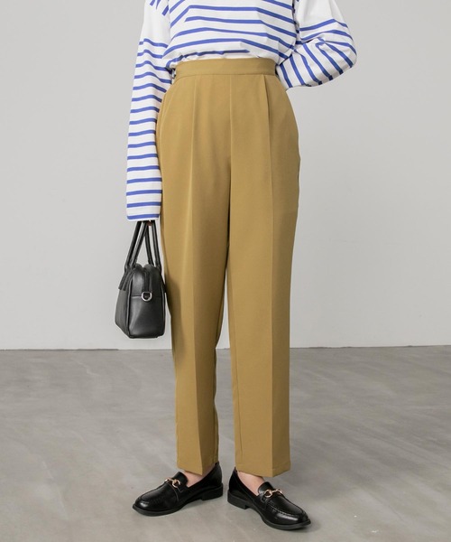 BONLECILL（ボンルシール）の「センタープレス タック入りテーパード スラックスパンツ（スラックス・レディース・ブラック/ベージュ/ブルー/イエロー/グリーン/ネイビー/オレンジ/ブルーグレー/モスグリーン/レッド/ダークブラウン/パープル/マスタード/グレイッシュベージュ/ブラウン・M/L）」の13枚目の写真