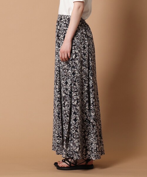 DRESSTERIOR（ドレステリア）の「◆フラワープリントタックマキシスカート（スカート・レディース・グレー系5/ネイビー系・38/36）」の5枚目の写真