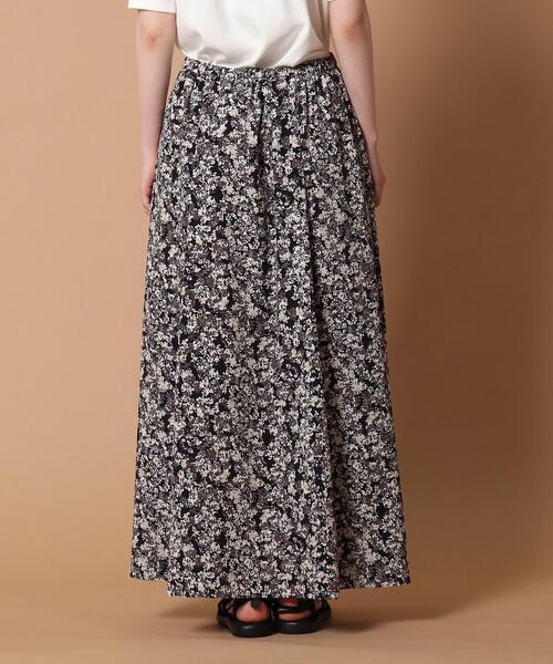 DRESSTERIOR（ドレステリア）の「◆フラワープリントタックマキシスカート（スカート・レディース・グレー系5/ネイビー系・38/36）」の18枚目の写真