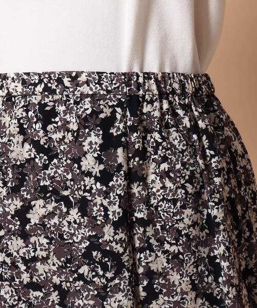 DRESSTERIOR（ドレステリア）の「◆フラワープリントタックマキシスカート（スカート・レディース・グレー系5/ネイビー系・38/36）」の19枚目の写真
