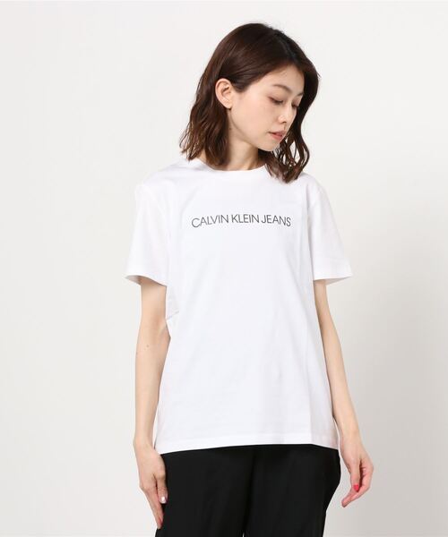 Calvin Klein Jeans(カルヴァンクラインジーンズ)の「ワード ロゴ ショートスリーブ Tシャツ(Tシャツ/カットソー・レディース・ホワイト/ブラック・S/M/L/XS)」の8枚目の写真