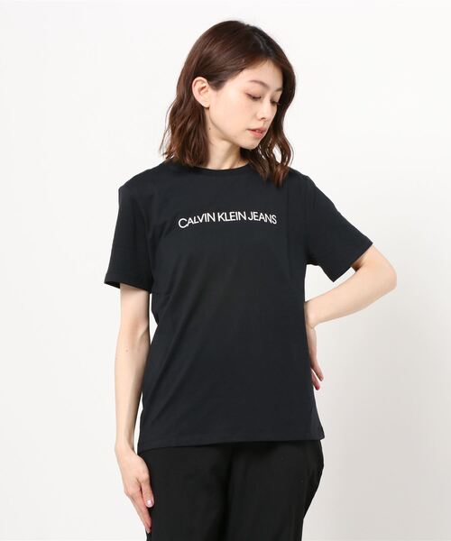 Calvin Klein Jeans(カルヴァンクラインジーンズ)の「ワード ロゴ ショートスリーブ Tシャツ(Tシャツ/カットソー・レディース・ホワイト/ブラック・S/M/L/XS)」の9枚目の写真