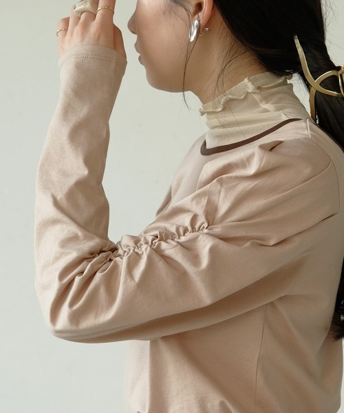 Bab（バブ）の「【WEB限定】配色パイピング袖シャーリングカットソー（Tシャツ/カットソー・レディース・ブラック/ベージュ/オフホワイト・FREE）」の12枚目の写真