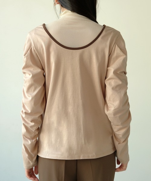 Bab（バブ）の「【WEB限定】配色パイピング袖シャーリングカットソー（Tシャツ/カットソー・レディース・ブラック/ベージュ/オフホワイト・FREE）」の7枚目の写真