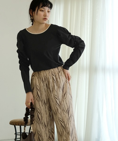 Bab（バブ）の「【WEB限定】配色パイピング袖シャーリングカットソー（Tシャツ/カットソー・レディース・ブラック/ベージュ/オフホワイト・FREE）」の18枚目の写真