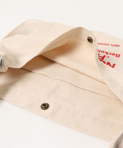 THE NORTH FACE（ザノースフェイス）の「THE NORTH FACE ショルダーバッグ Musette Bag - NM82041（ショルダーバッグ・メンズ・ブラック/ホワイト/レッド/ブルー/グレー/グリーン・FREE）」の7枚目の写真